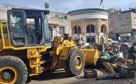 بمكناس .. هدم أكبر سوق عشوائي في برج مولاي عمر