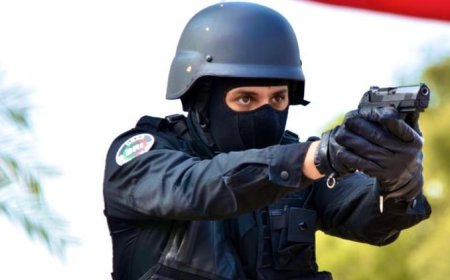 فاس.. ضابط شرطة يضطر لاستعمال سلاحه الوظيفي لتوقيف أشخاص عرضوا المواطنين وعناصر الشرطة لاعتداء جدي وخطير