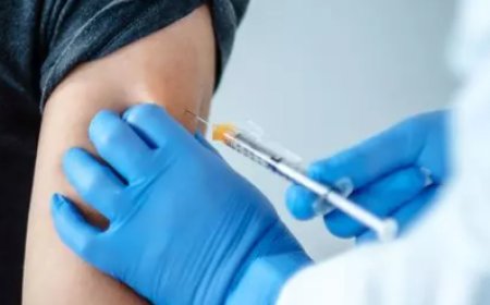 مراكش.. فتح تحقيق في استفادة عضو بغرفة الصناعة والتجارة من تلقيح "كورونا"