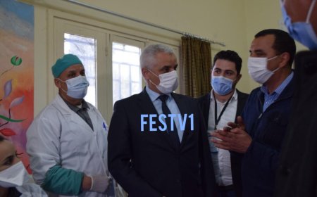 La visite du ministre de sant&eacute; au poste de vaccination