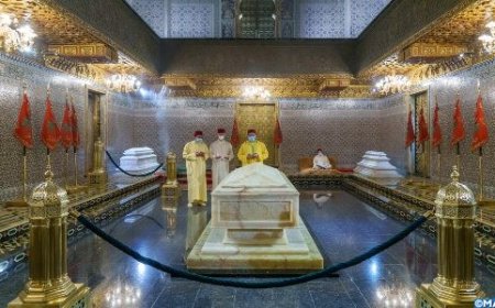 أمير المؤمنين صاحب الجلالة الملك محمد السادس يترحم على روح جلالة المغفور له الملك محمد الخامس