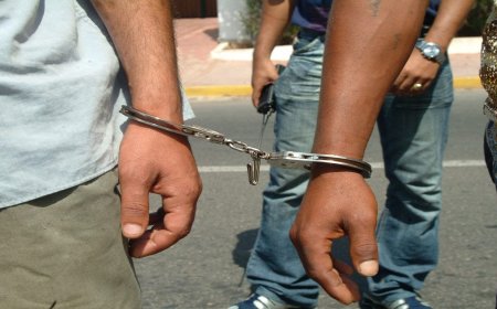 وجدة.. توقيف متهمين للاشتباه في ارتباط وفاة أشخاص بتناول مواد ضارة بالصحة