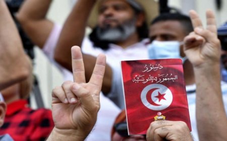 تونس..الاستفتاء حول الدستور يخلق جدل كبير