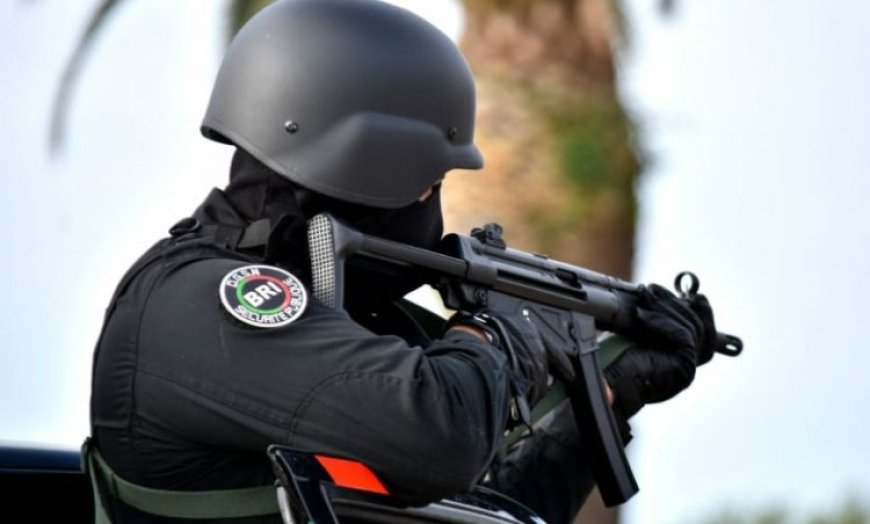 الدار البيضاء.. شرطي يضطر لاستخدام سلاحه الوظيفي لتحييد خطر جانحين عرضا ثلاثة شرطيين لاعتداء جسدي