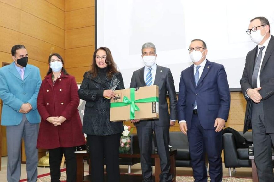 فاس .. جامعة محمد بن عبد الله تنظم حفلا بهيجا احتفاء بطلبة الجامعة المتفوقات والمتفوقين في مختلف المسابقات