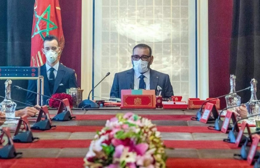 المجلس الوزاري .. جلالة الملك محمد السادس يستفسر وزير الداخلية حول الحادث المأساوي الذي وقع بطنجة