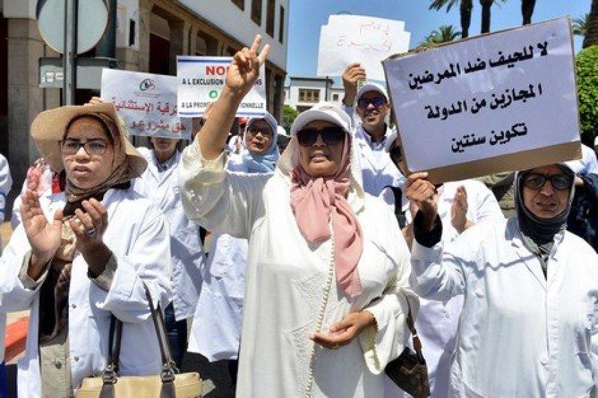الممرضون المجازون يخرجون في مسيرة وطنية