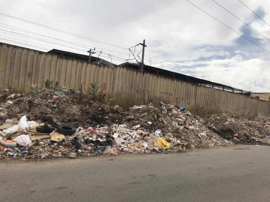 سكان حي الوحدة ببنسودة يشتكون من تراكم الأزبال.. ويطالبون برفع الضرر