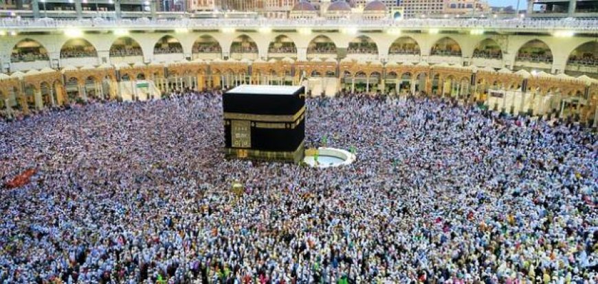 وزارة السياحة..تدعو الحجاج المنتقون الاتصال بوكالات الأسفار التي اختاروها لإتمام ملف الحج