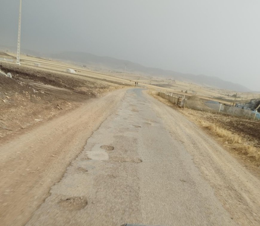 مواطنون يشتكون من الطريق الرابطة بين جماعة عين السبيت والزحيليكة .. ويطالبون رئيس الجماعة بالتدخل