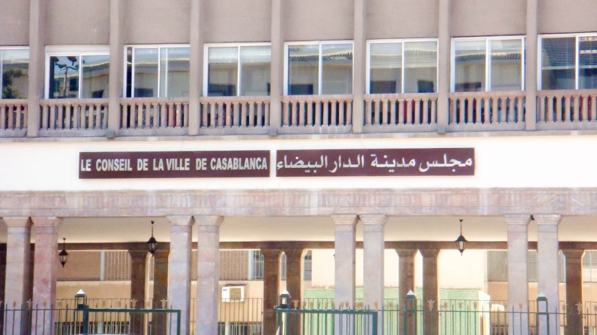 جماعة الدار البيضاء تنفي الأخبار المتعلقة بقطع الماء الصالح للشرب