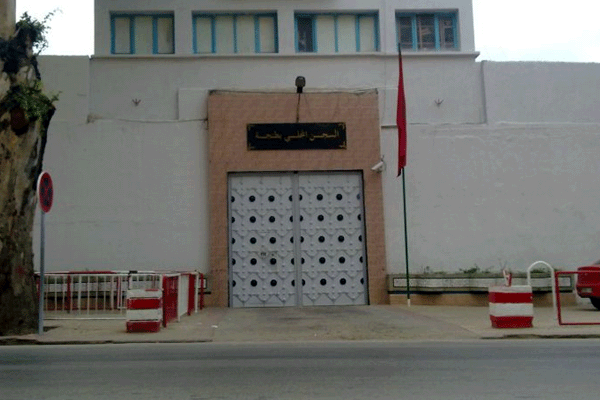 ترحيل السجناء المعتقلين بالسجن المحلي طنجة 2 على خلفية أحداث الحسيمة إلى مؤسسات أخرى
