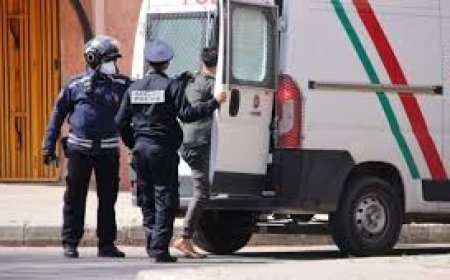 فاس.. توقيف ثلاثة أشخاص متورطين في السرقة باستعمال السلاح الأبيض