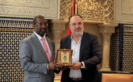 اتفاقية شراكة وتعاون بين الجامعة الملكية المغربية لكرة السلة والاتحاد الغابوني لكرة السلة