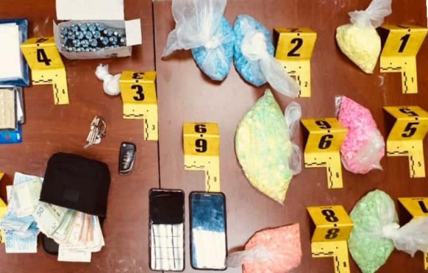 طنجة..توقيف شخصين يشتبه في تورطهما في قضية تتعلق بحيازة وترويج المخدرات والمؤثرات العقلية