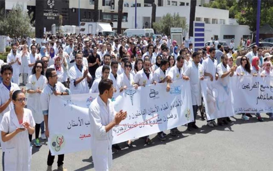 عزيز أخنوش..الوزيران الجديدان مستعدان للحوار مع طلبة الطب