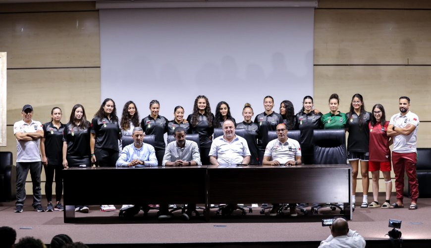 رئيس جامعة السلة يجتمع بمنتخبات اقل من 18 سنة المشاركين في كأس العالم وكأس افريقيا.