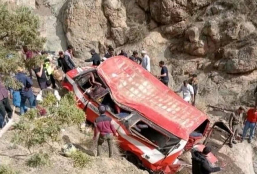 عاجل.. حادث سير خطير يودي بحياة أساتذة وتلاميذ