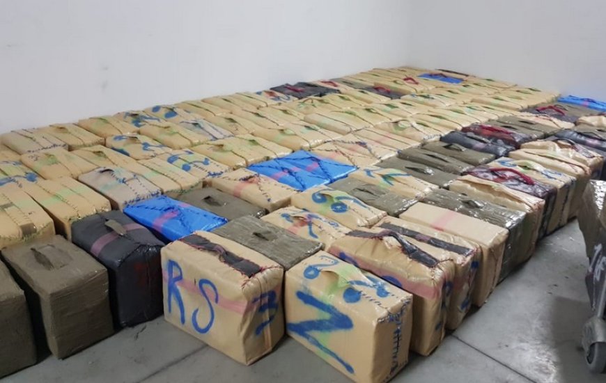 ميناء طنجة المتوسط .. إحباط محاولة تهريب مخدر الشيرا