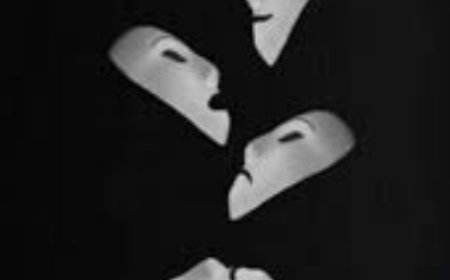 متى تتساقط الأقنعة؟.. رحلة البحث عن الإنسان خلف لقب الأب