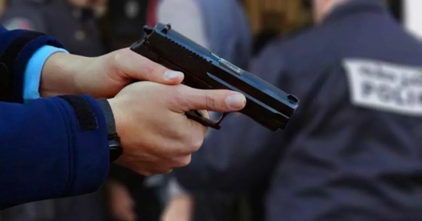 اليوسفية..موظف شرطة يضطر لاستعمال سلاحه الوظيفي لتوقيف جانح