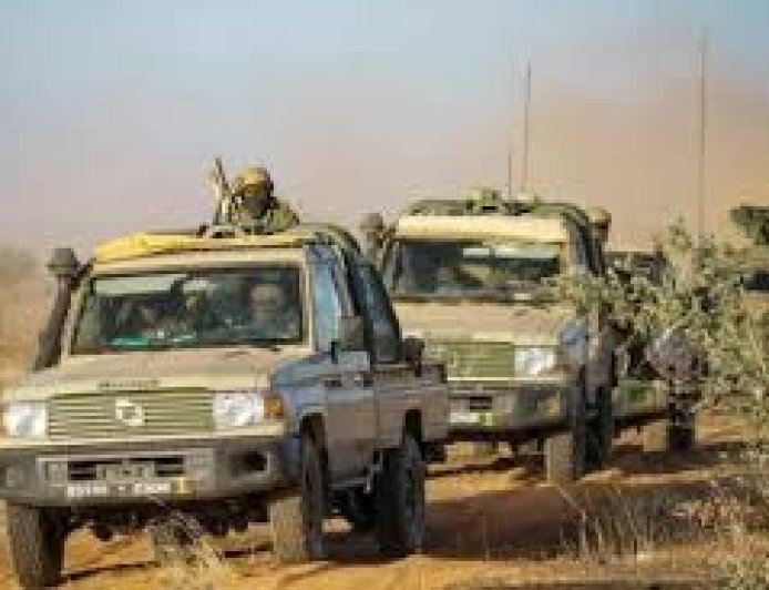 السفارة المغربية بباماكو تحث رعاياها على الحيطة بعد فرض حظر تجول