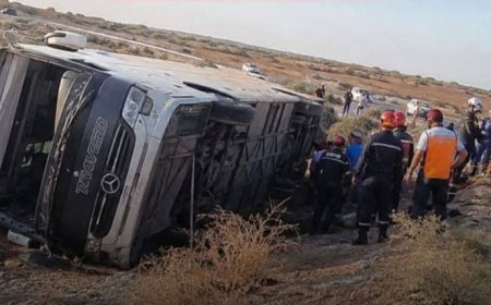 انقلاب حافلة لنقل المسافرين بجرسيف يخلف قتلى وعشرات الجرحى