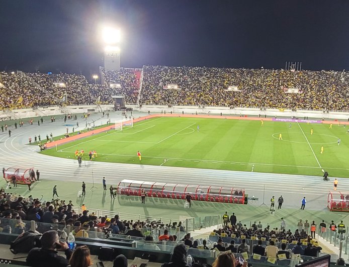 المغرب الفاسي يتخلى عن الصدارة للرجاء