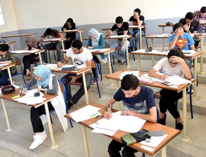 سقوط تلميذة خلال اجتياز امتحان الباكالوريا يستنفر السلطات بسطات