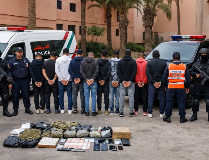 عمليات أمنية بالأقاليم الجنوبية تطيح بمشتبه فيهم في قضايا مخدرات وسرقة واعتداءات وإعداد وكر للدعارة