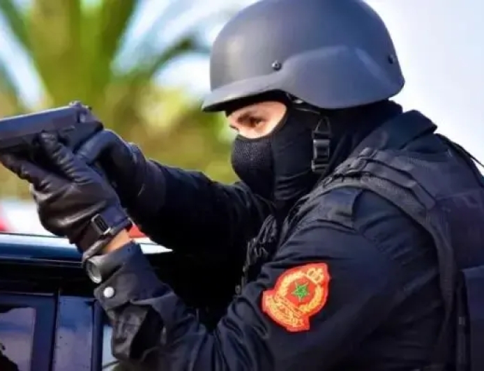 رصاصة تحذيرية تُنهي مقاومة عنيفة لمشتبه فيه مسلح بسيدي قاسم