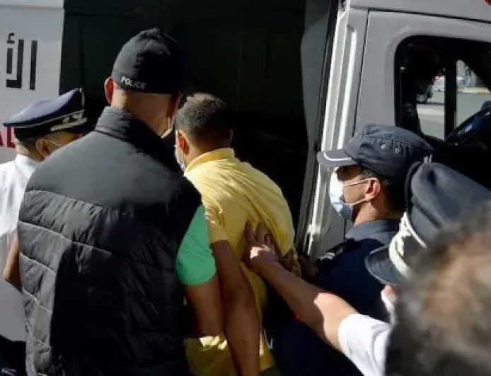العيون.. توقيف شخصين للاشتباه في تورطهما في سرقة هواتف بالنشل