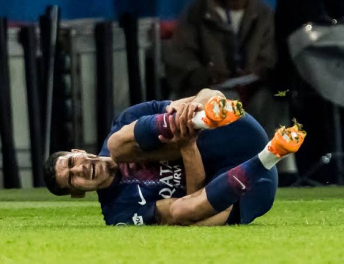 إصابة حكيمي تثير القلق في باريس سان جيرمان والمنتخب المغربي