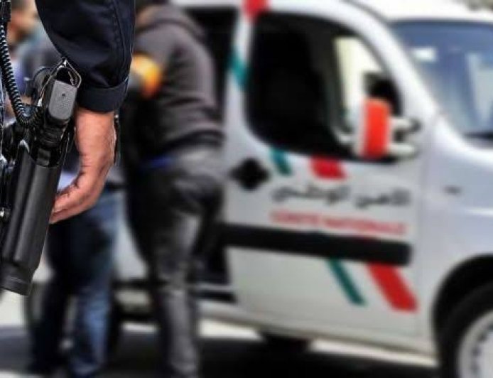 مراكش.. توقيف ثلاثة أشخاص بينهم قاصر للاشتباه في تورطهم في السرقة ومحاولة القتل حرقاً